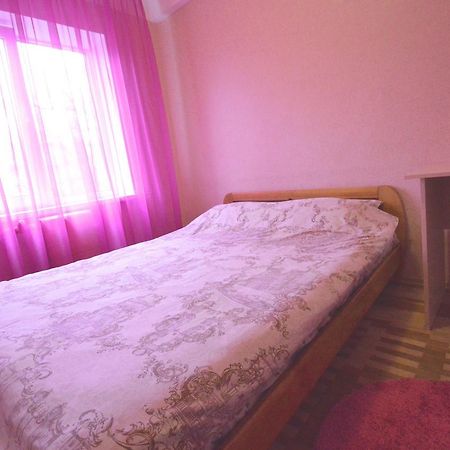 Guest House Otradny For 3 Rooms Київ Екстер'єр фото