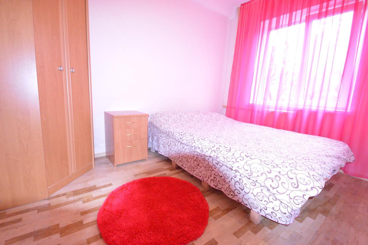 Guest House Otradny For 3 Rooms Київ Екстер'єр фото